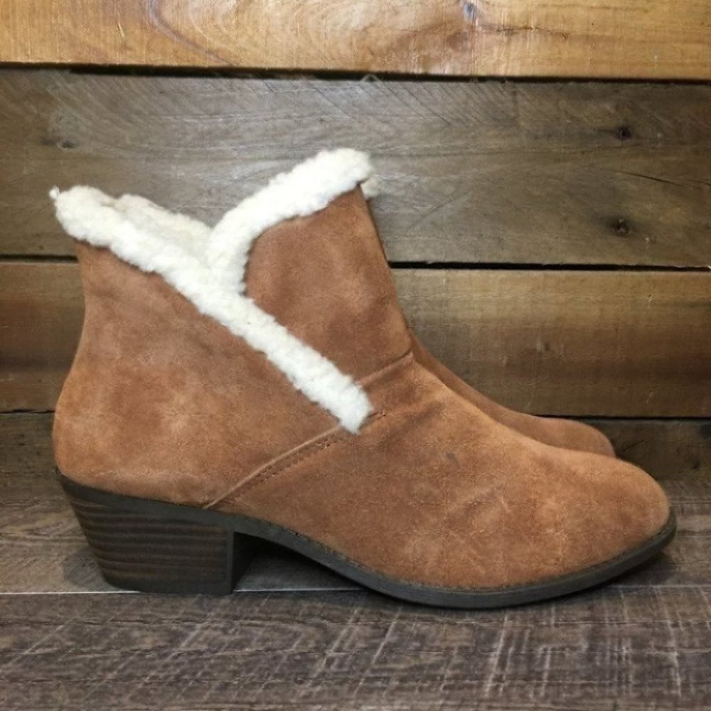 NEW Me Too Zanna Shearling Collar Ankle Booties